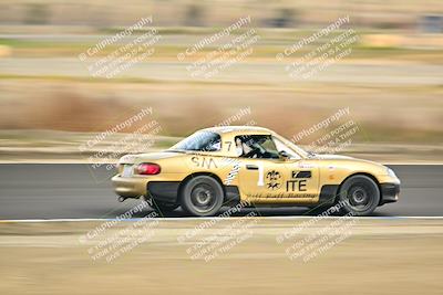 media/Jan-26-2025-CalClub SCCA (Sun) [[cfcea7df88]]/Group 4/Race/